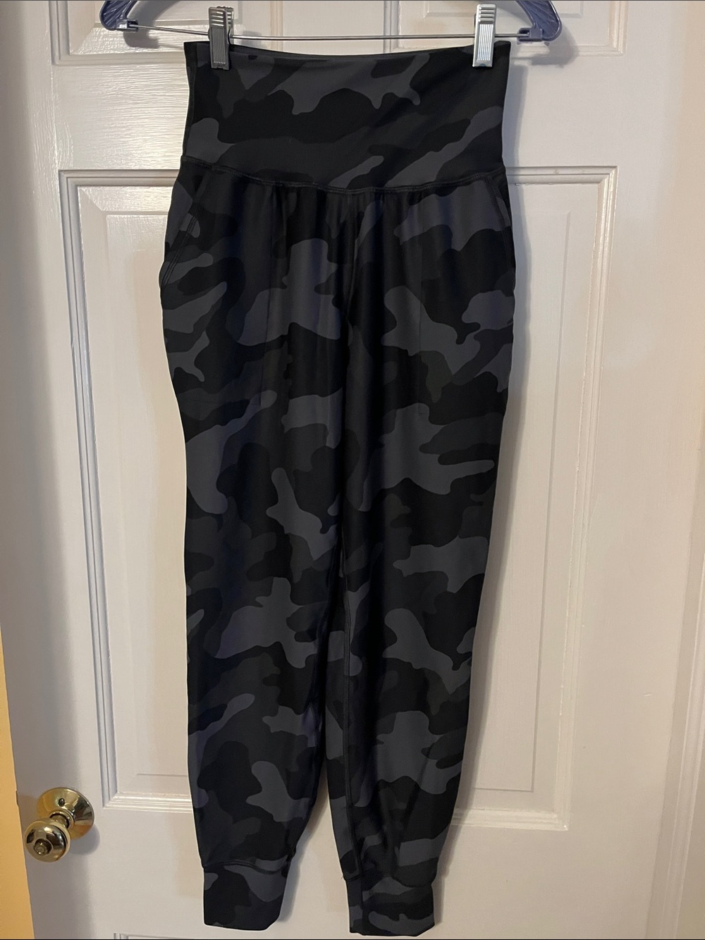 Old Navy Black & Gray Camo Kids Leggings